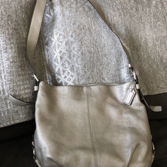 Purses - Picture 3 of 4